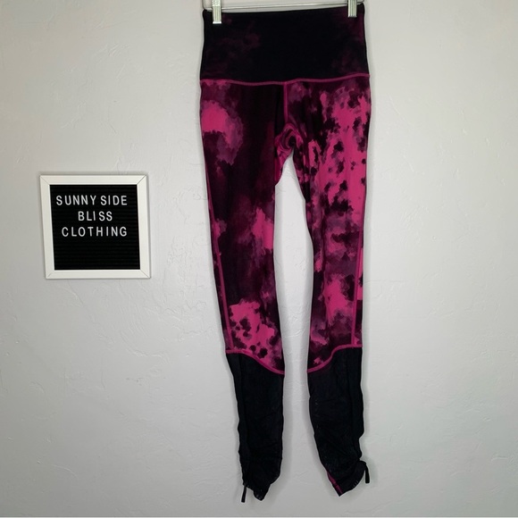 Lululemon Sweaty Endeavor Blooming Pixie Raspberry Mesh Tights Size 6 - Picture 1 of 12